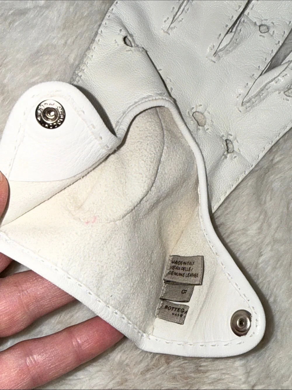 Bottega Veneta White Leather Driving Gloves with Perforated Details